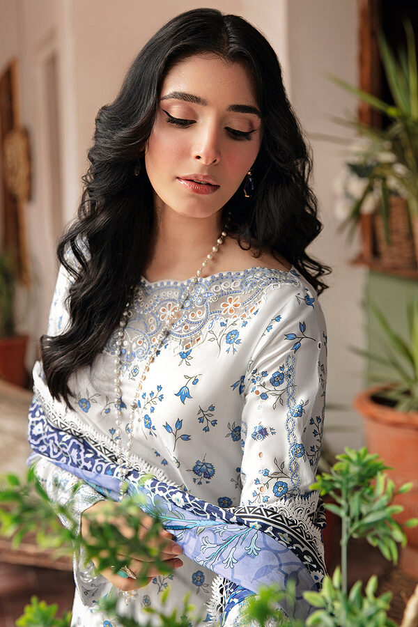 N-403 Ramsha Rangrez Luxury Lawn unstitched - Image 4