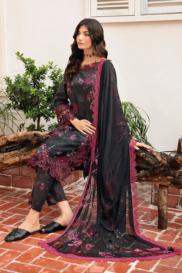 N-401 Ramsha Rangrez Luxury Lawn unstitched - Image 4