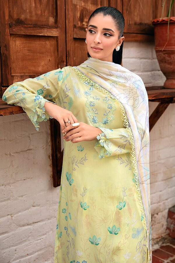 N-407 Ramsha Rangrez Luxury Lawn unstitched - Image 3