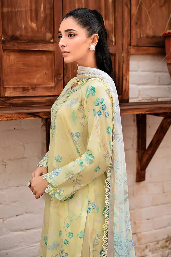 N-407 Ramsha Rangrez Luxury Lawn unstitched - Image 4