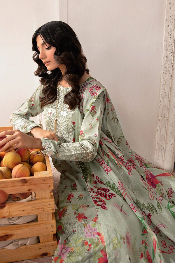 N-409 Ramsha Rangrez Luxury Lawn unstitched - Image 7