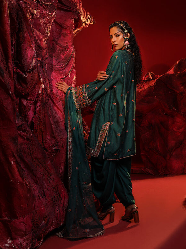 Salitex Jihaan Luxury Embroidered suit Unstitched 3pc - Image 4