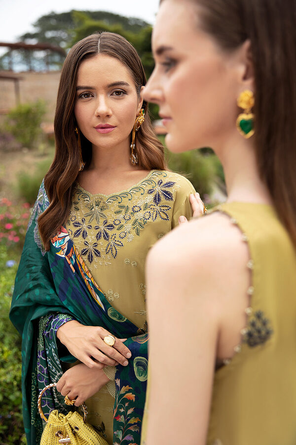 Ramsha Andaaz Luxury Lawn Collection Vol 8 Z-804 - Image 7