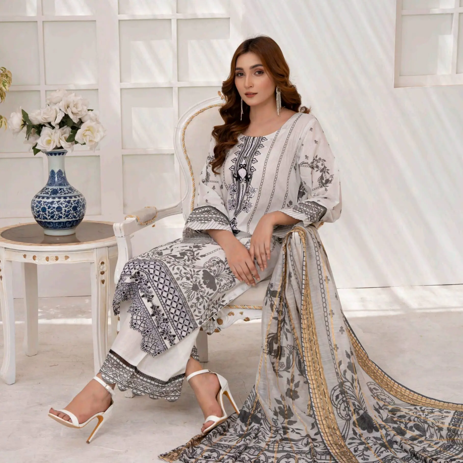 Soni Dresses Luxury Embroidered Lawn Readymade Vol SD44-D1 - Image 3