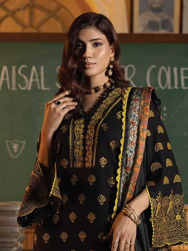 Faiza Faisal Maya Clara 1