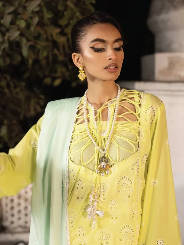 Faiza Faisal Maya Derya 1
