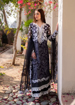Myeesha | Lamhay Luxury Embroidered Lawn 25 | Chandni