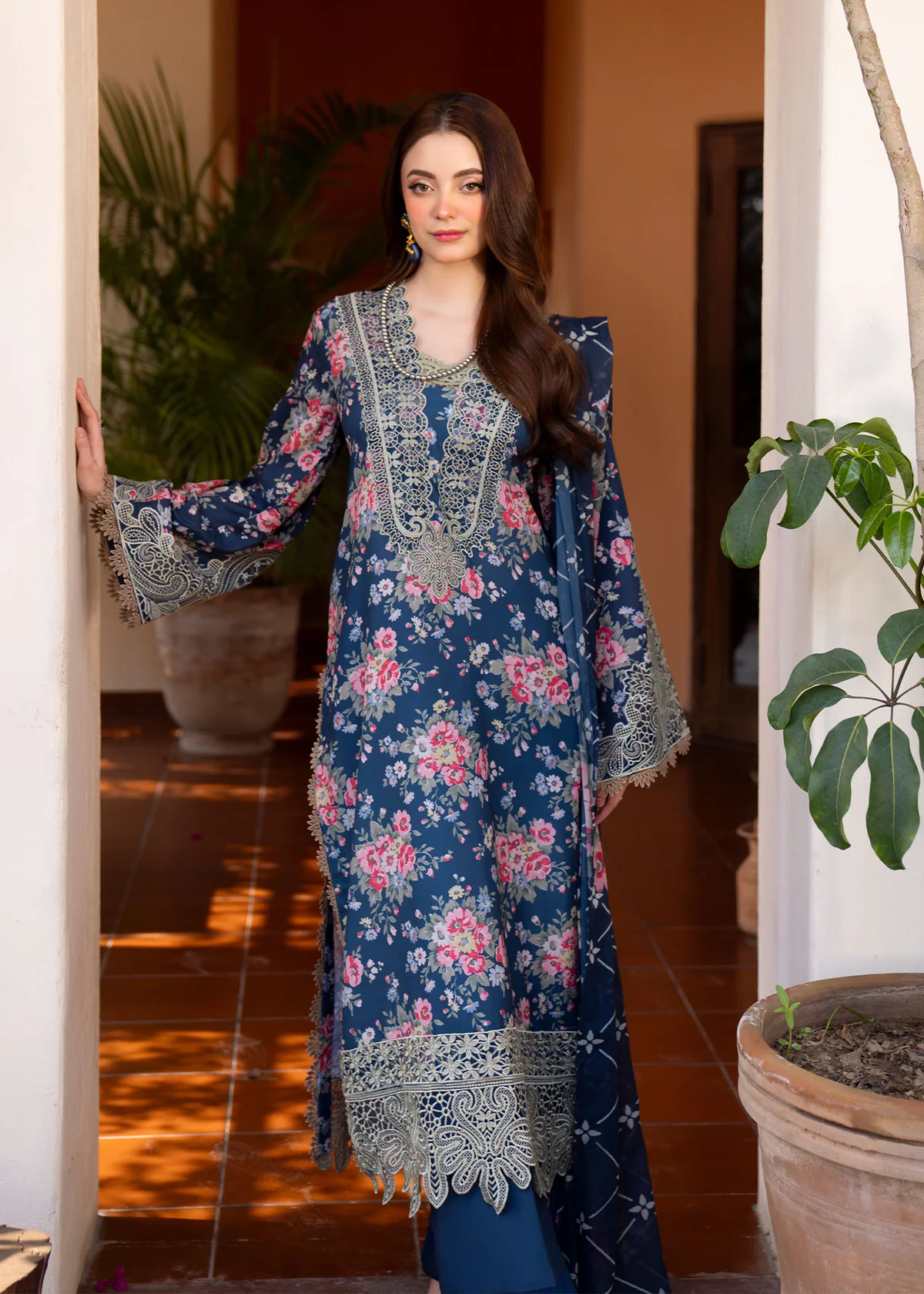 Myeesha | Lamhay Luxury Embroidered Lawn 25 | Zohra