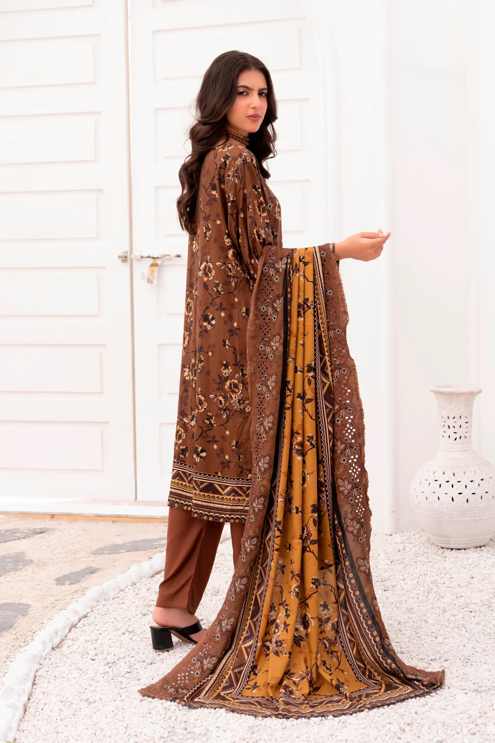 Bin Naeem Staple D-01 a