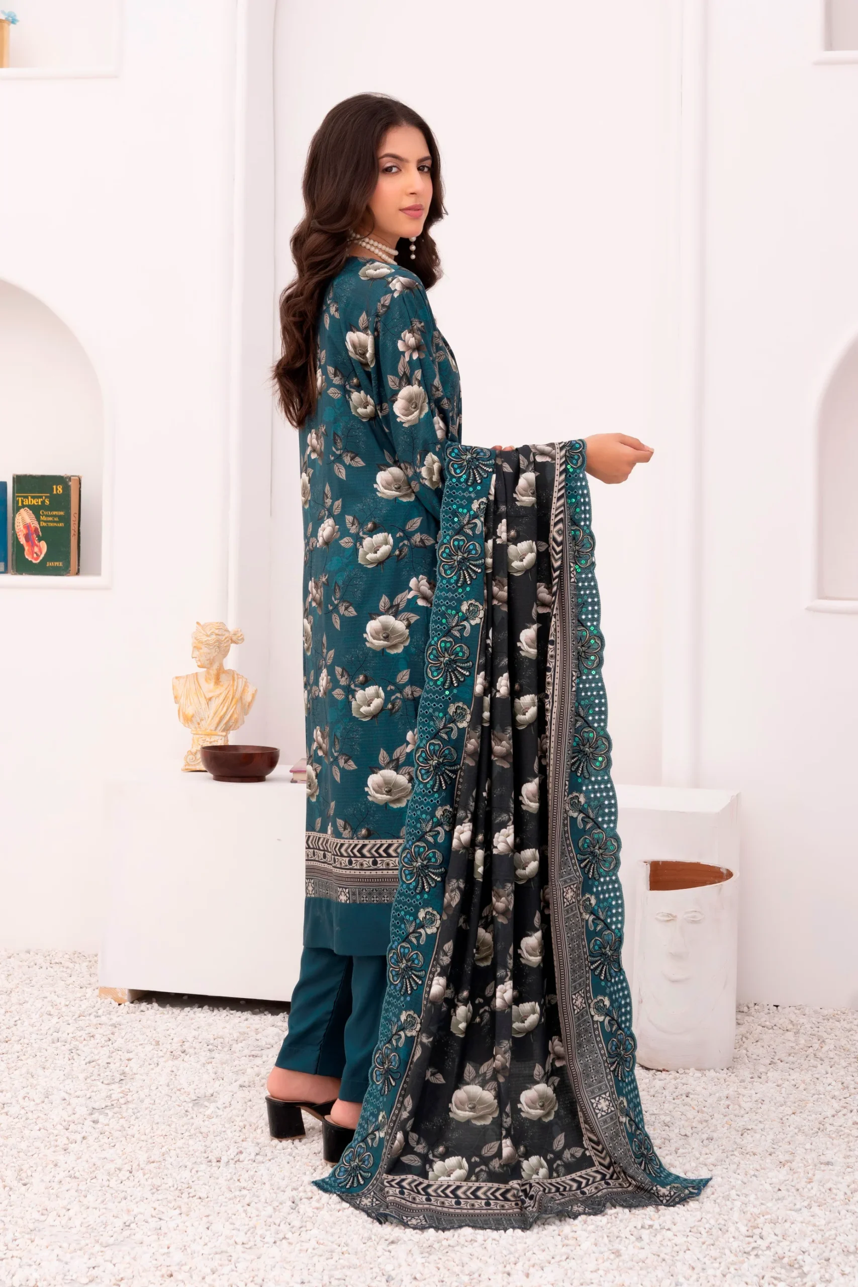 Bin Naeem Staple D-05 a