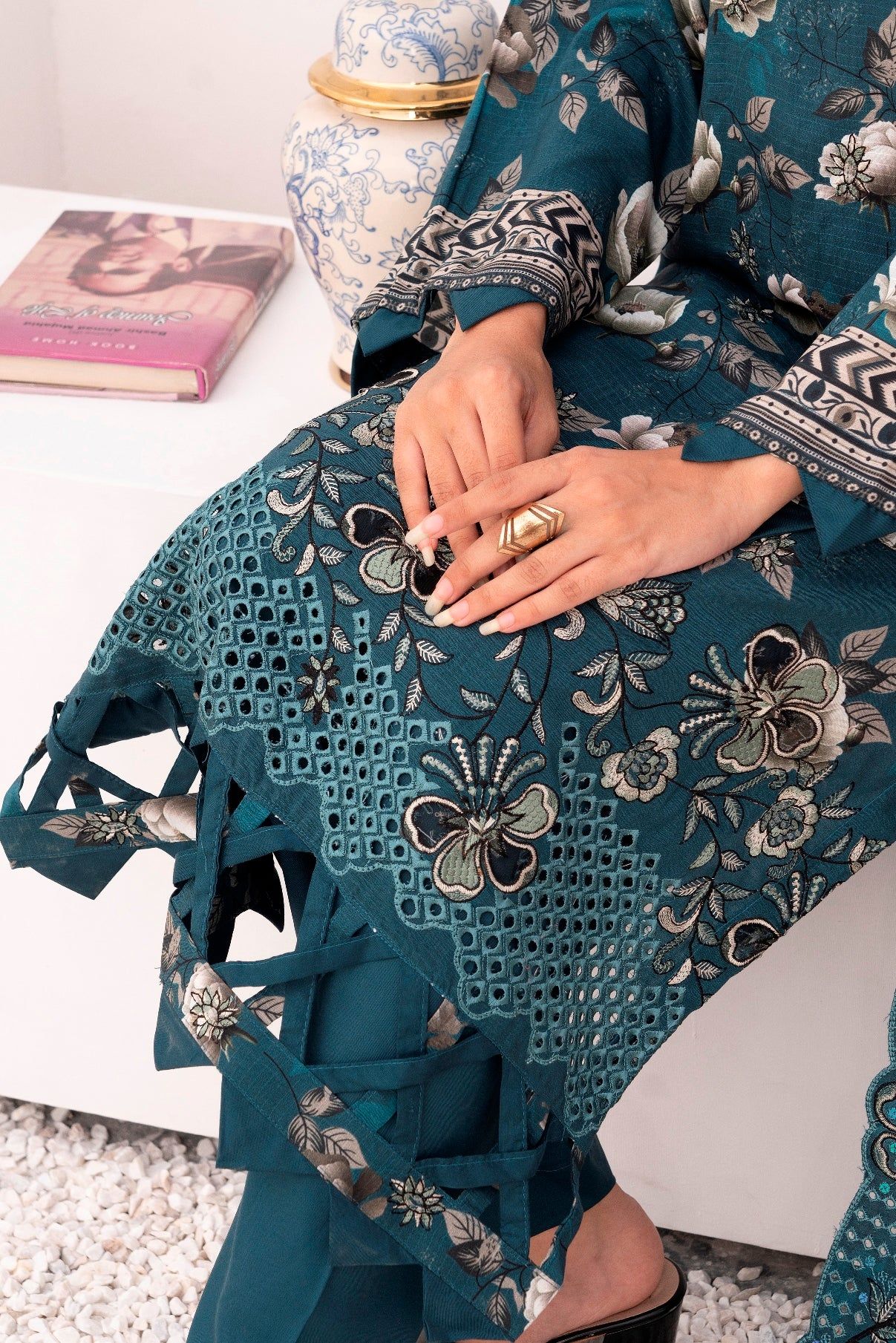 Bin Naeem Staple D-05 e