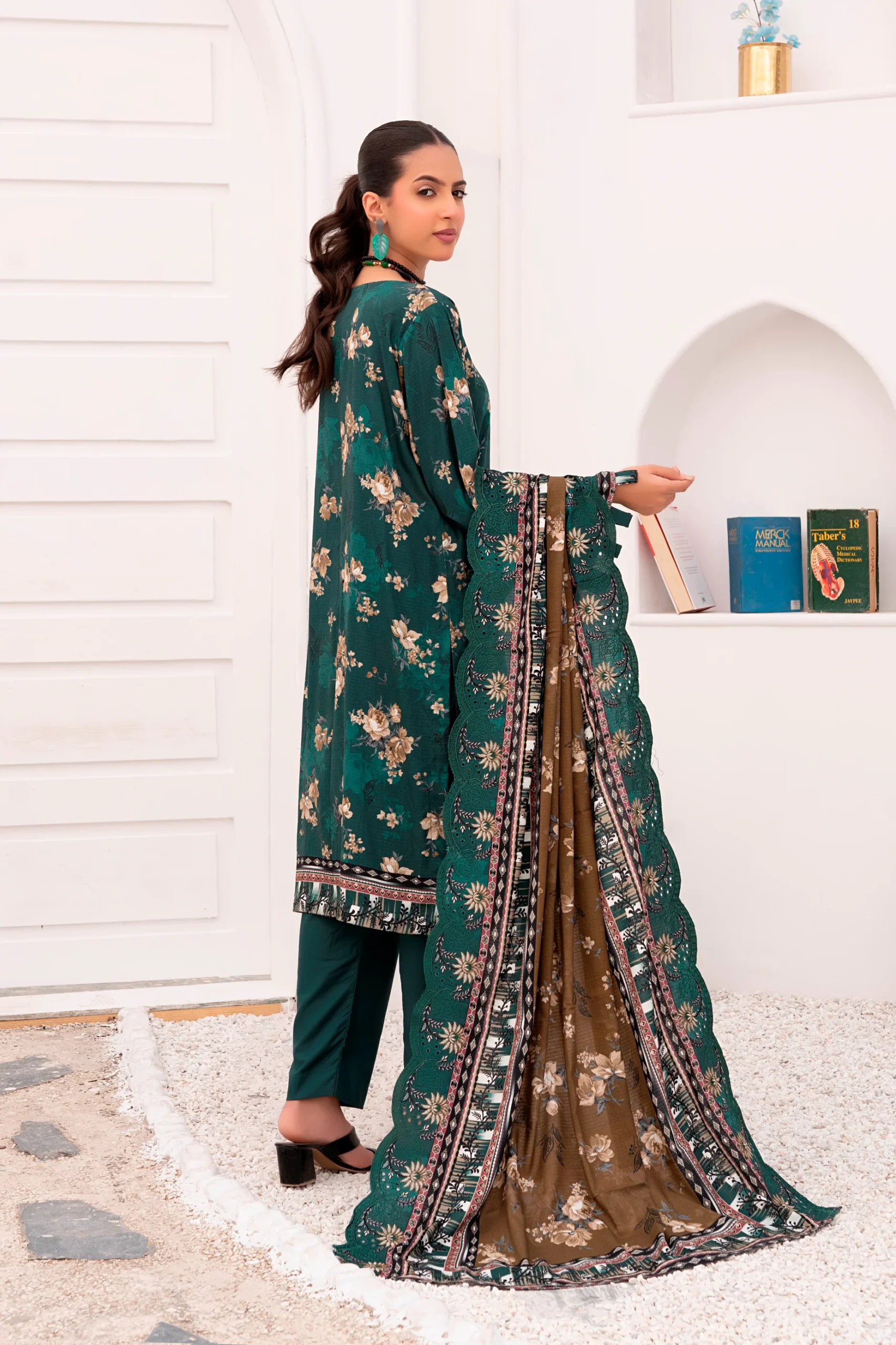 Lamisah Bin Naeem Staple Bana Dora Royal Embroidery D-06 - Image 2