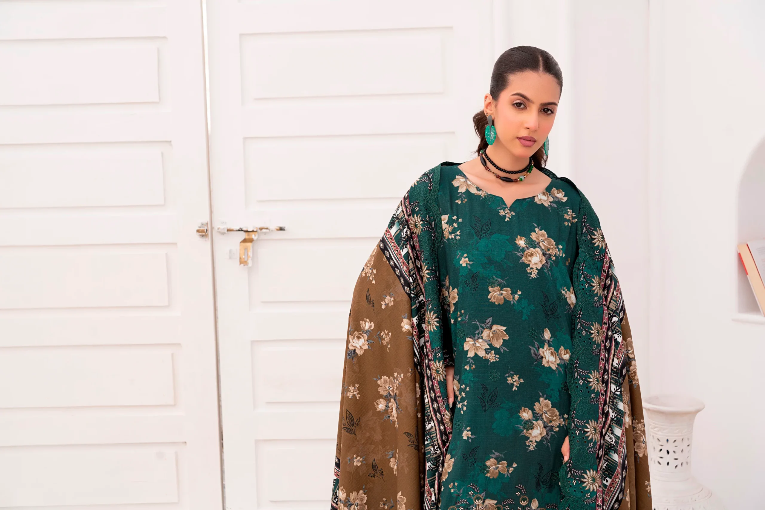Lamisah Bin Naeem Staple Bana Dora Royal Embroidery D-06 - Image 3