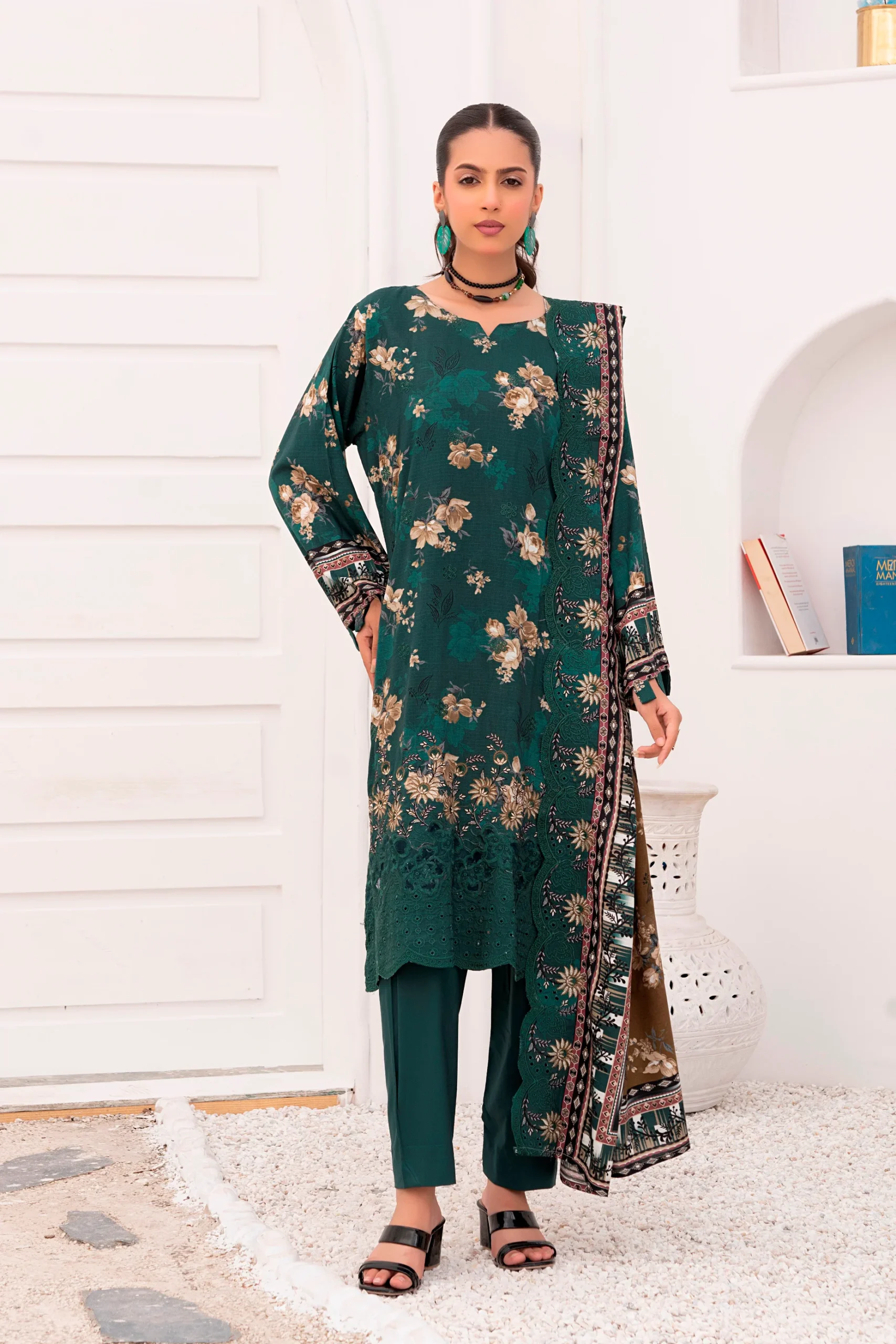 Bin Naeem Staple D-06