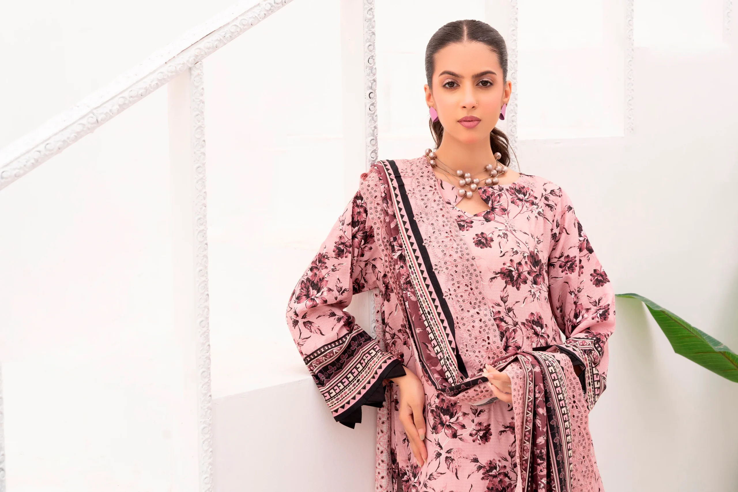 Lamisah Bin Naeem Staple Bana Dora Royal Embroidery D-08 - Image 4