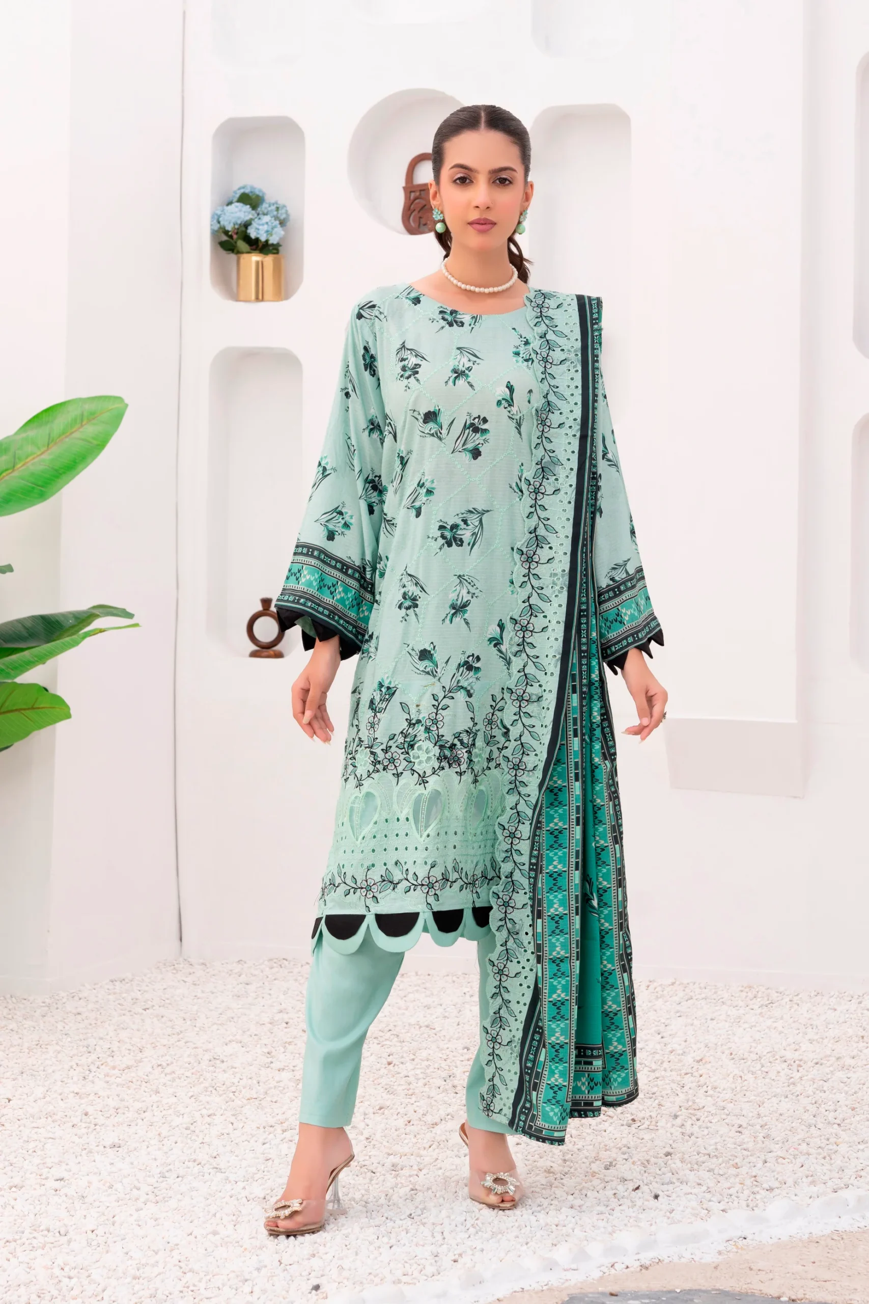 Bin Naeem Staple D-09